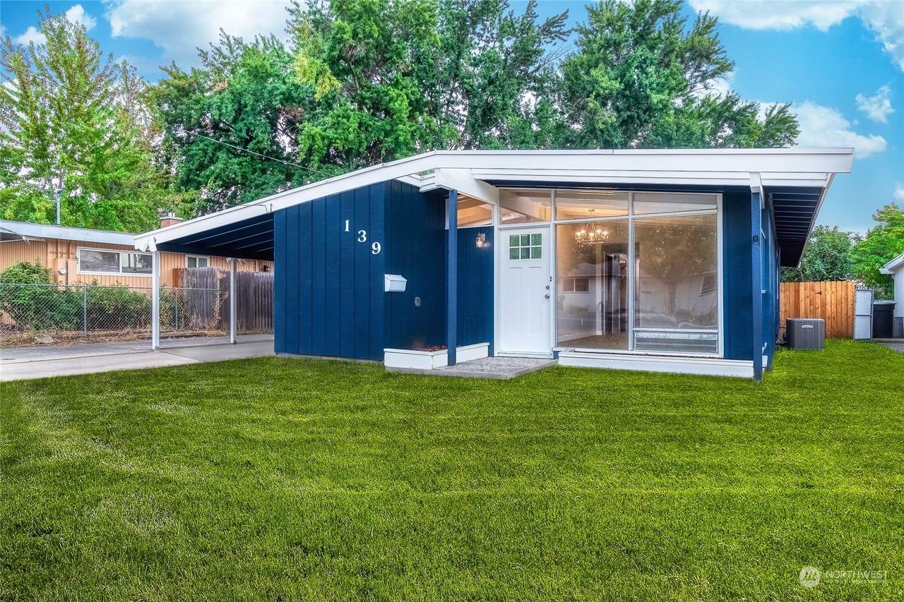 139 Yellowstone Street - Photo 1