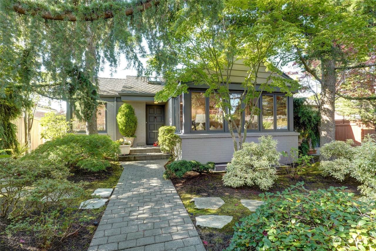 3609 Viewmont Way - Photo 1