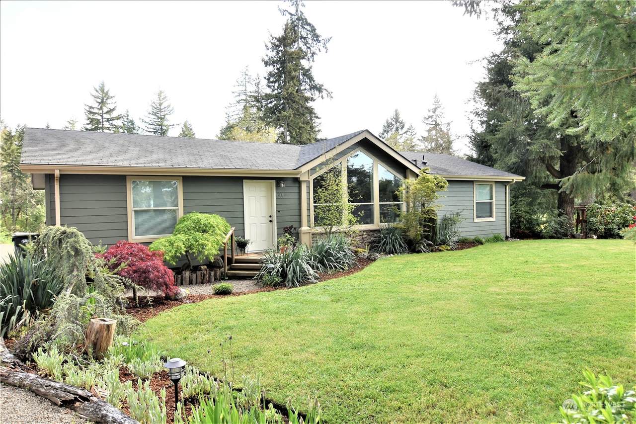 501 133rd Avenue - Photo 1