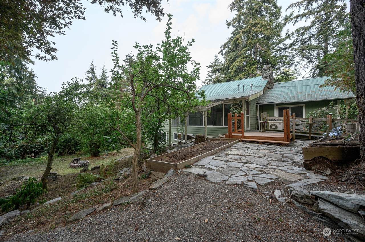 1010 34th Street - Photo 1
