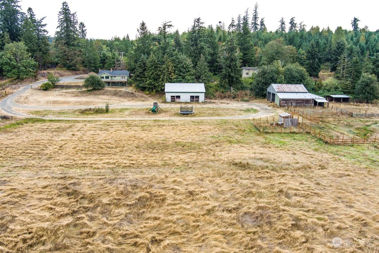 610 Center Road - Photo 1