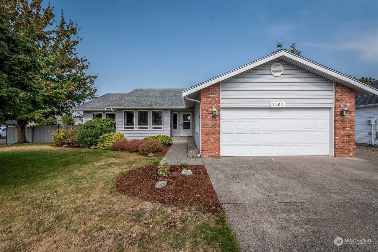 1101 Cascade Way - Photo 1