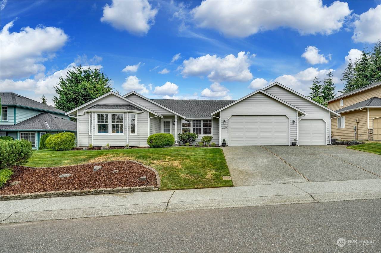 3619 175th Street - Photo 1