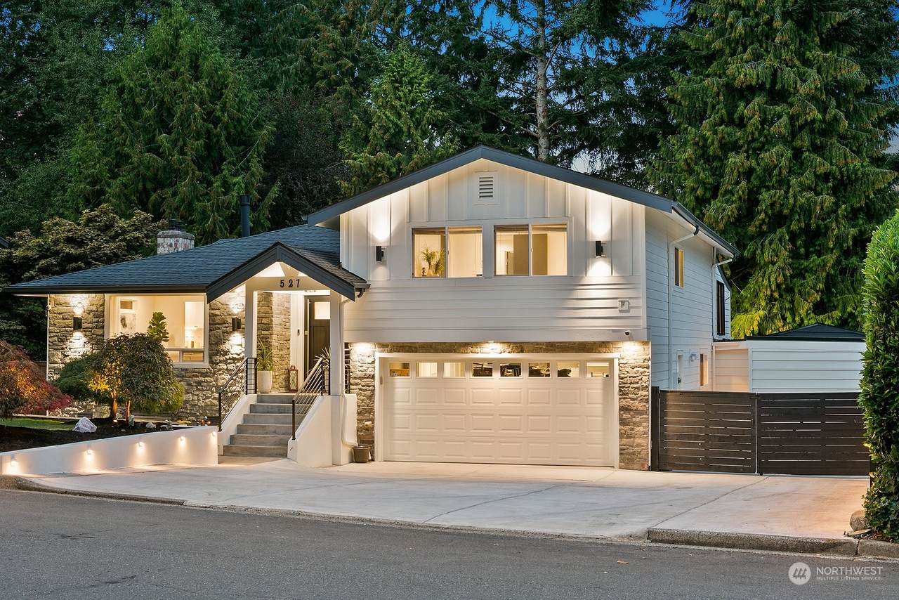 527 220th Street - Photo 1