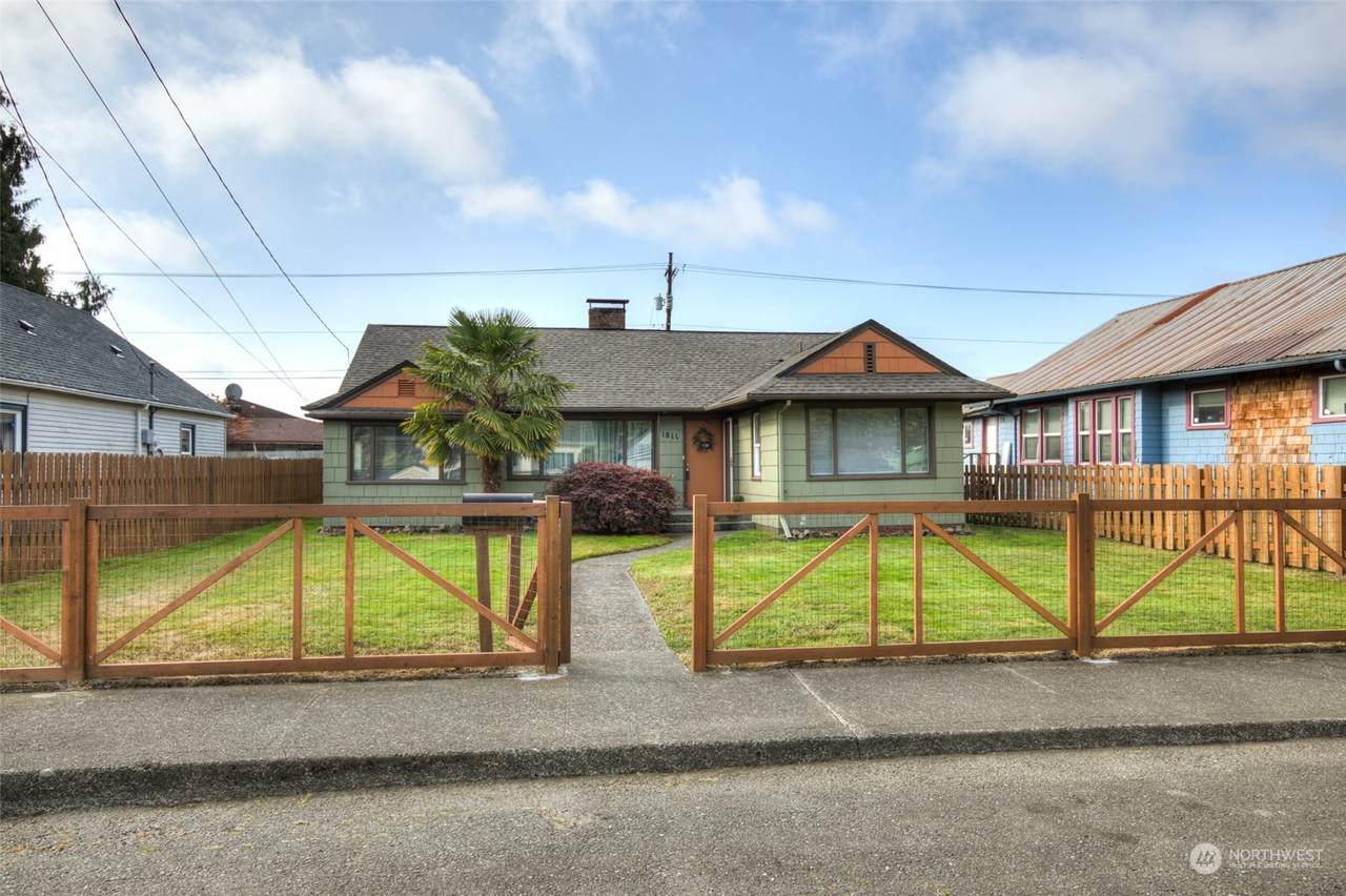 1811 Cherry Street - Photo 1