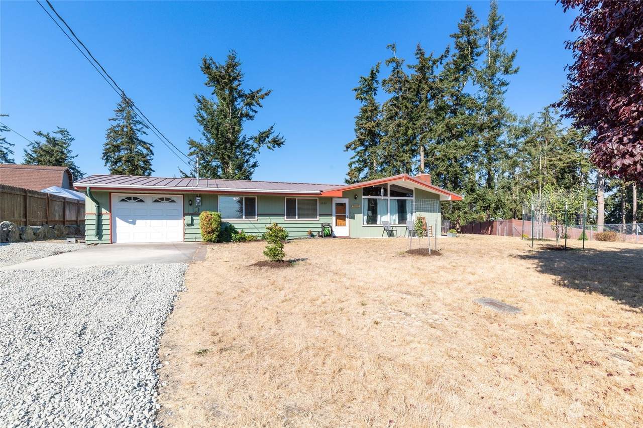 2539 Ridgeview Drive - Photo 1