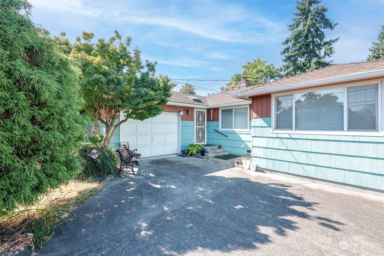 12819 Military Road - Photo 1