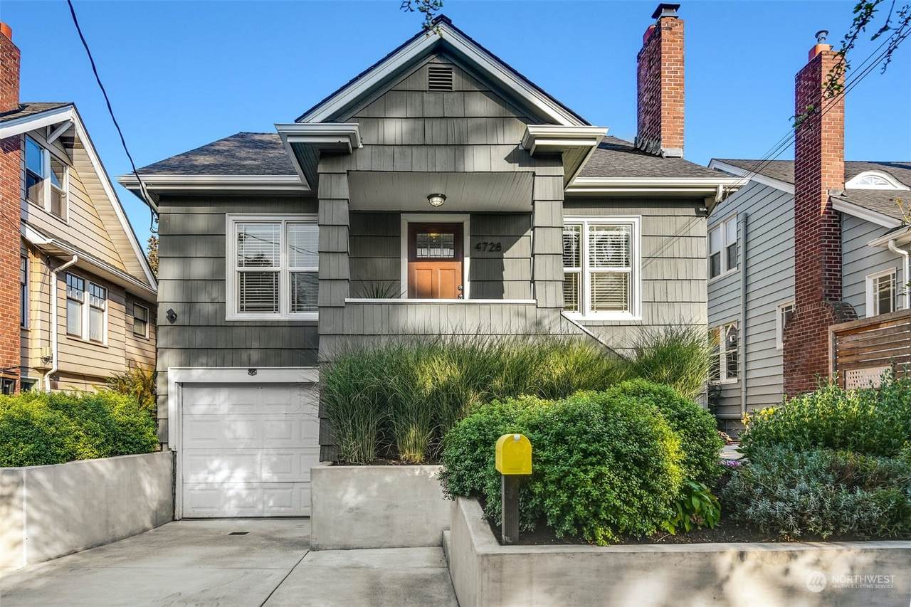 4728 35th Ave Ne - Photo 1