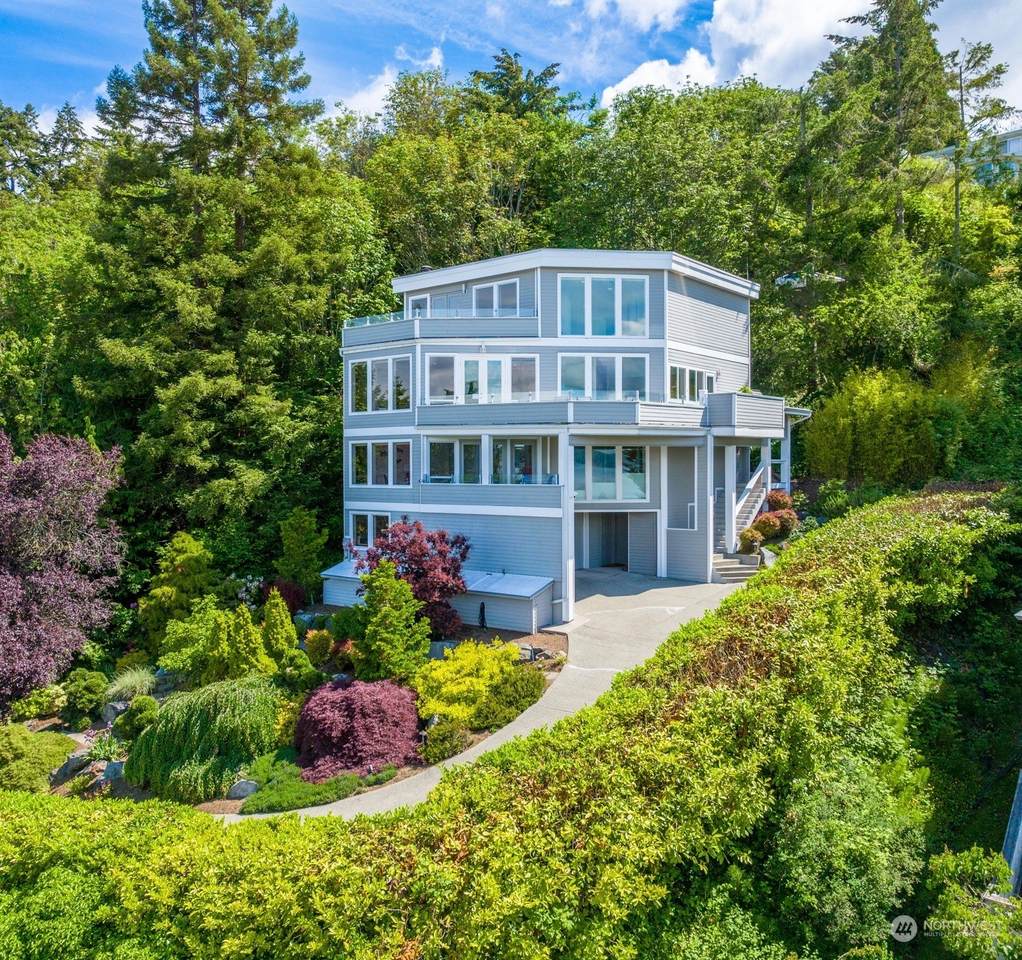 9848 51st Avenue - Photo 1