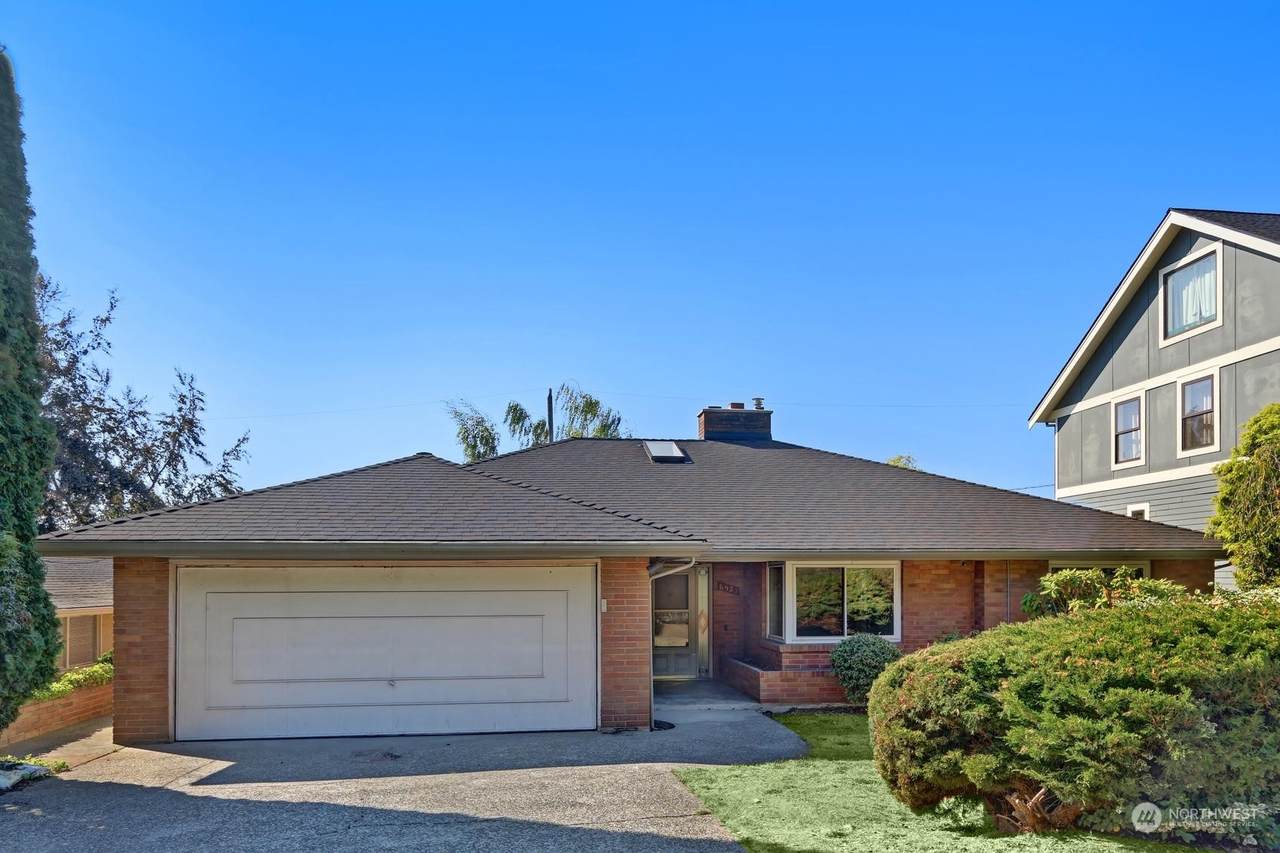 6521 29th Avenue - Photo 1