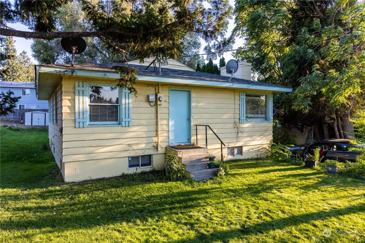 510 11th Street - Photo 1