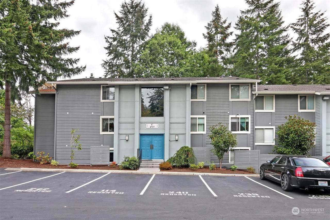4717 Lake Sammamish Parkway - Photo 1