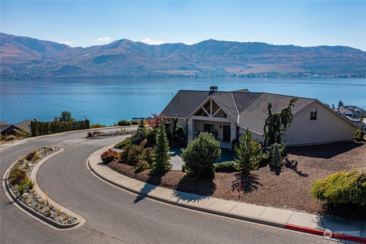209 Crystal Drive - Photo 1