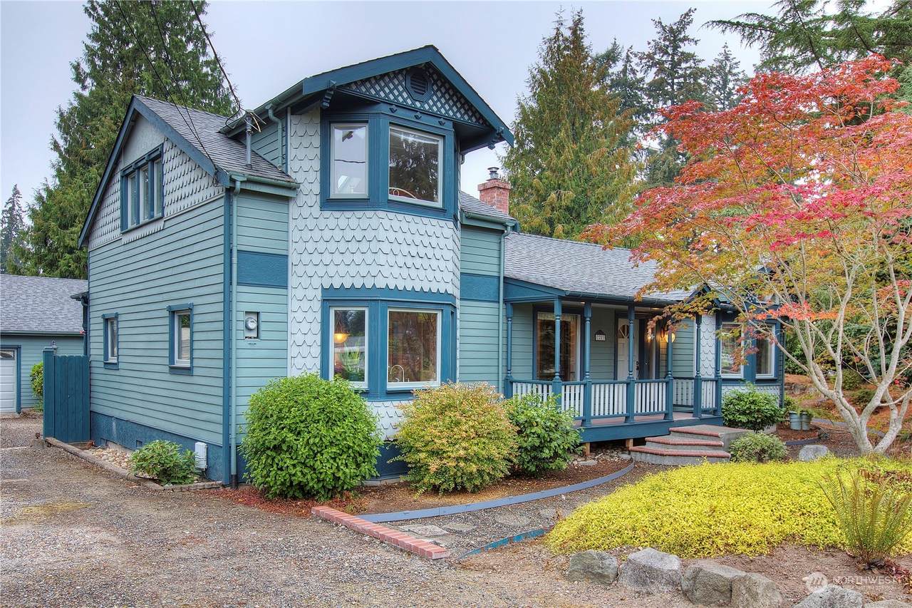 2203 10th Avenue - Photo 1