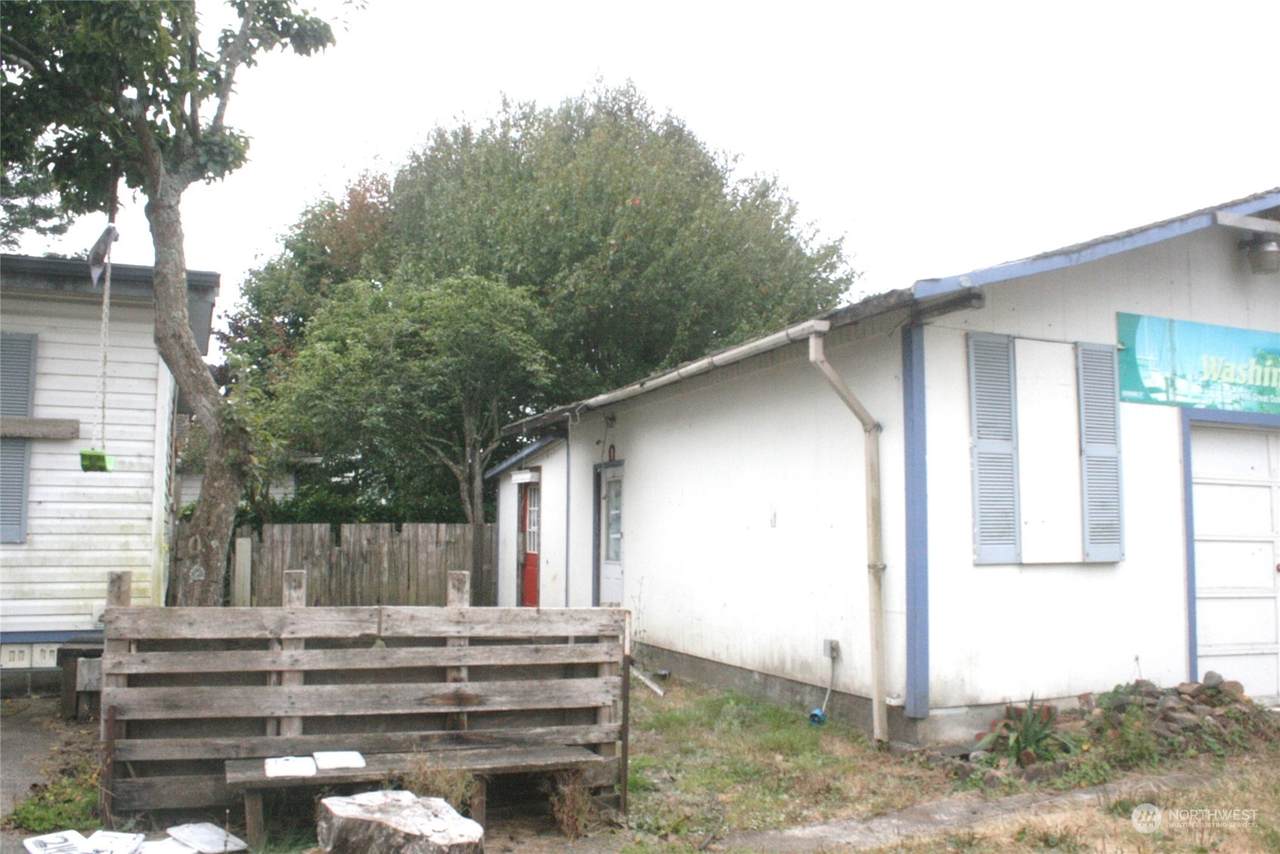 107 6th Street - Photo 1