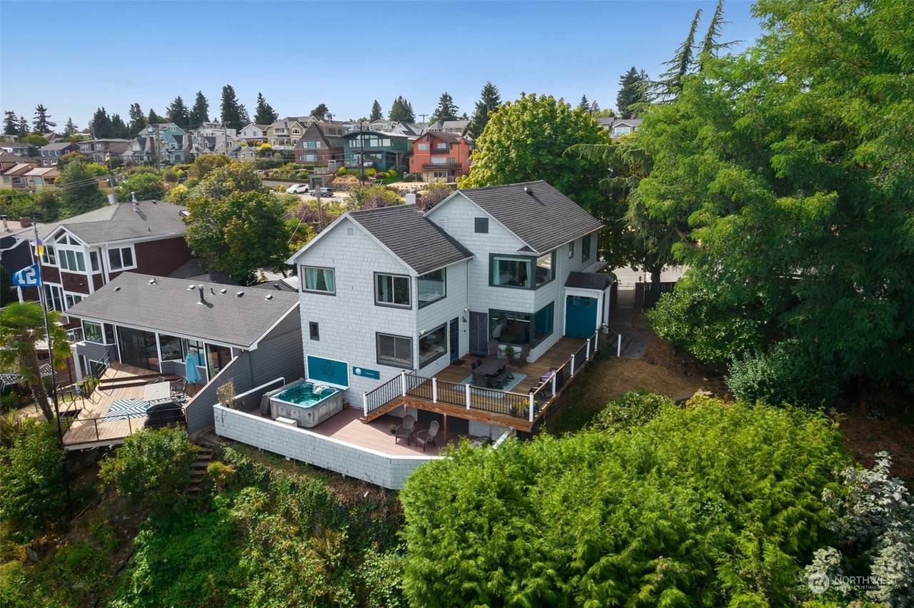 3576 Admiral Way - Photo 1