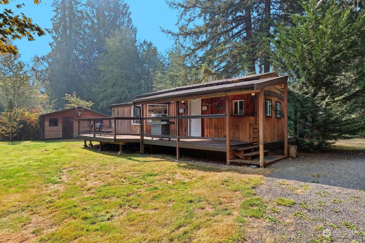 4729 147th Avenue - Photo 1