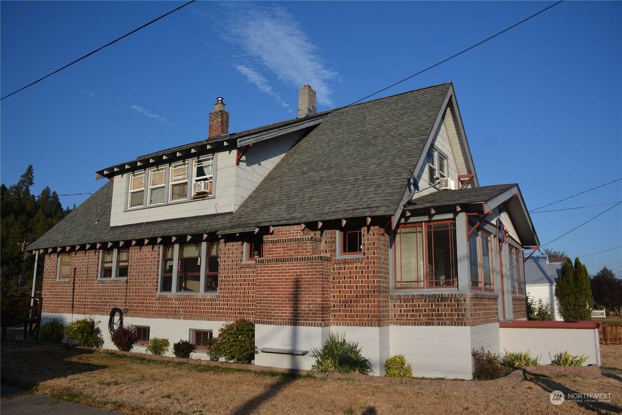 301 2nd Street - Photo 1