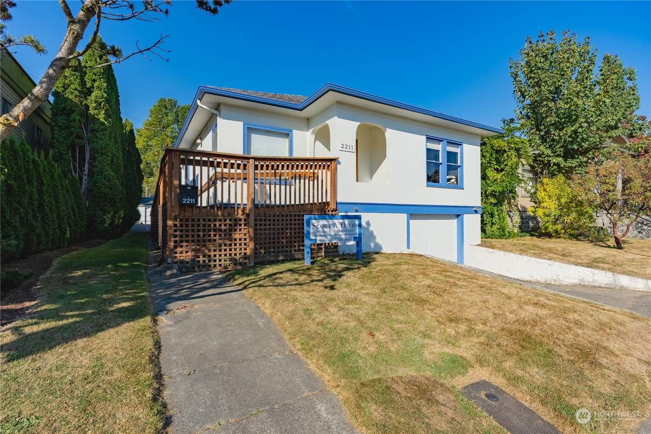 2211 Elm Street - Photo 1