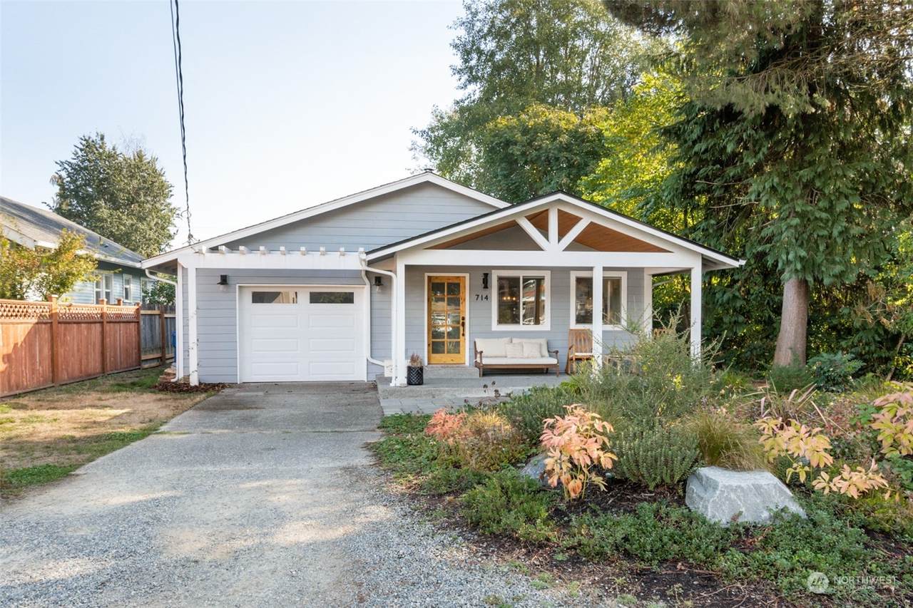 714 Sawyer Street - Photo 1