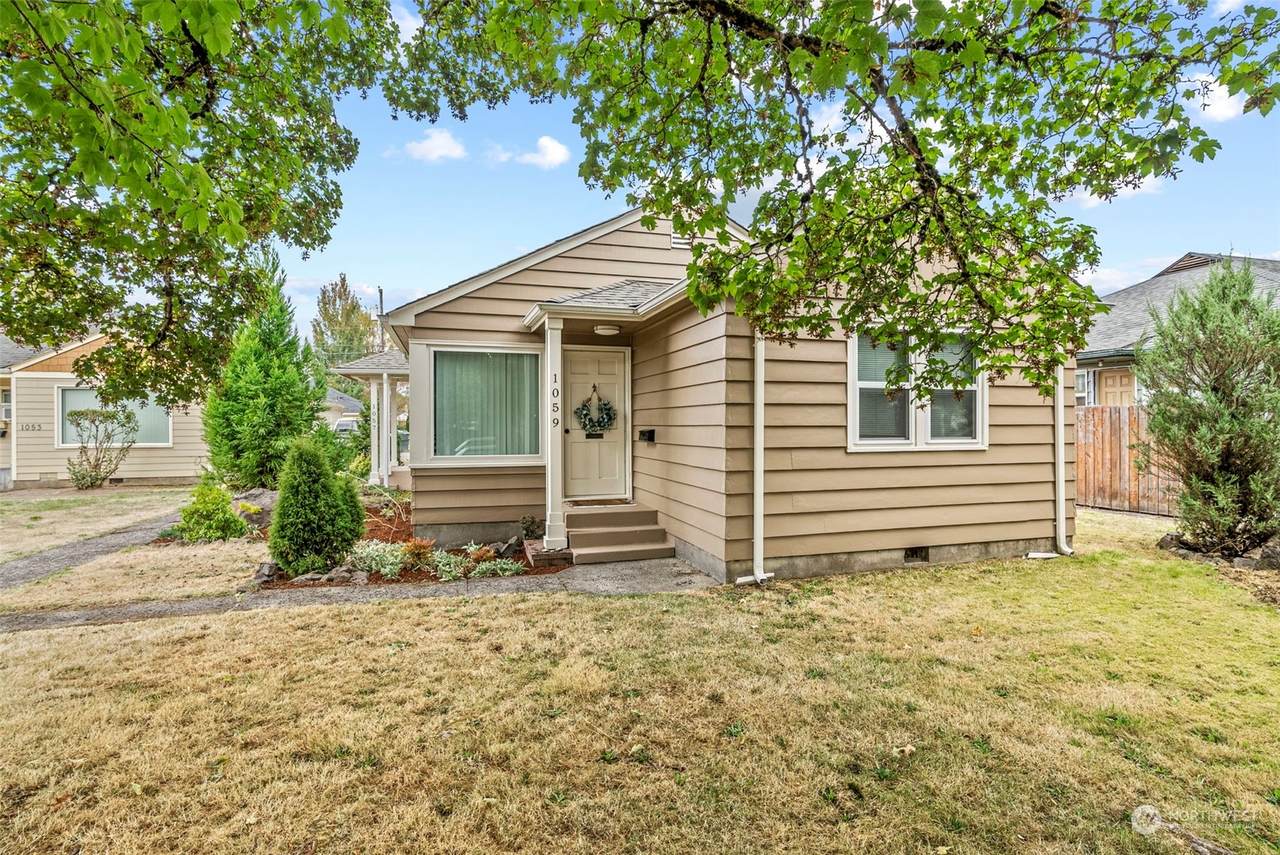 1057 1059 17th Avenue - Photo 1