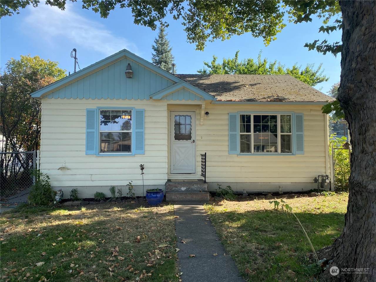 609 Holly Street - Photo 1