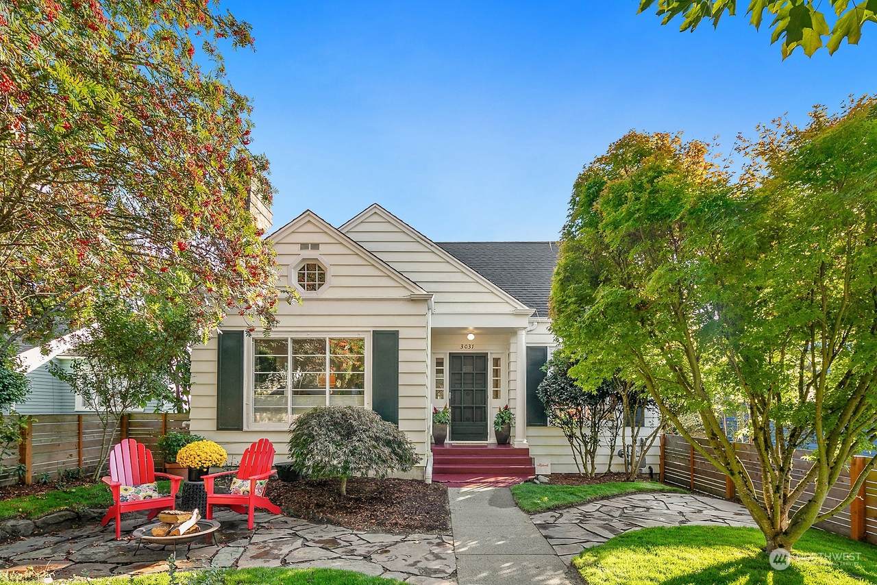 3031 72nd Street - Photo 1