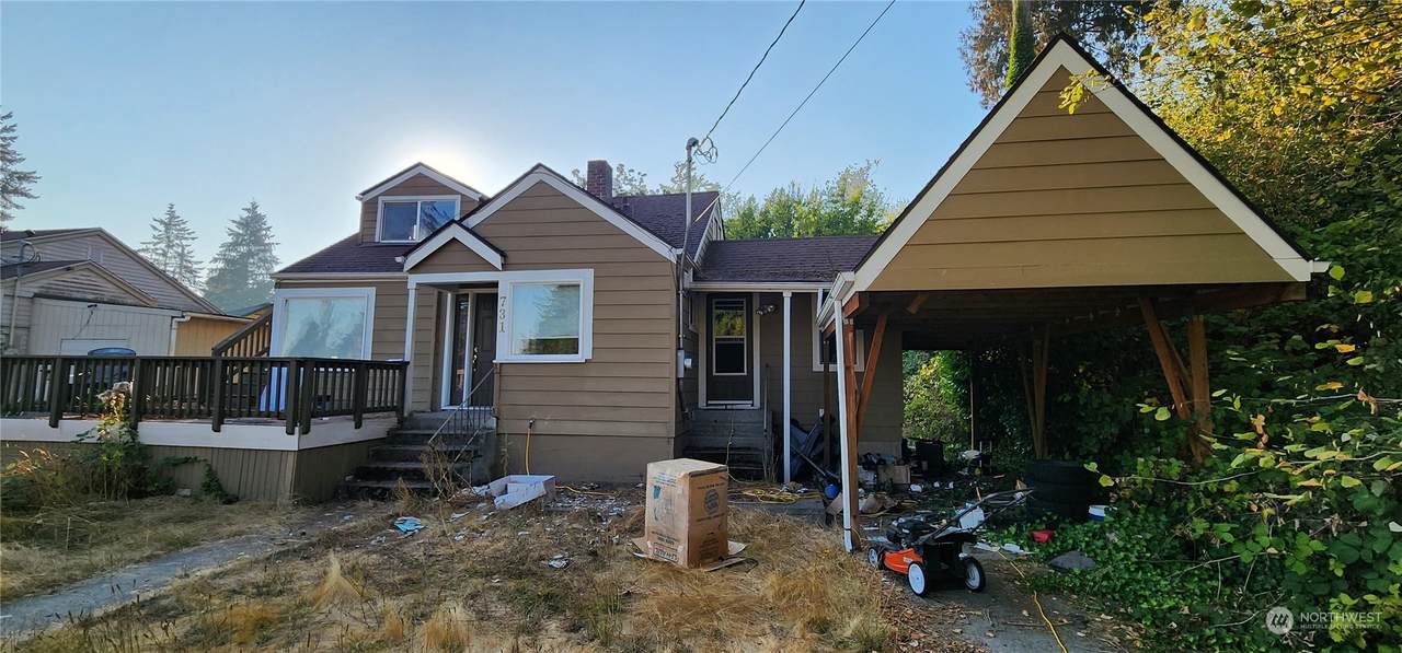 731 Charleston Avenue - Photo 1