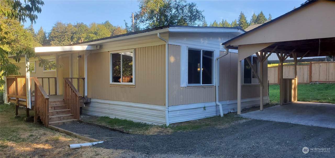 219 Kineo Avenue - Photo 1
