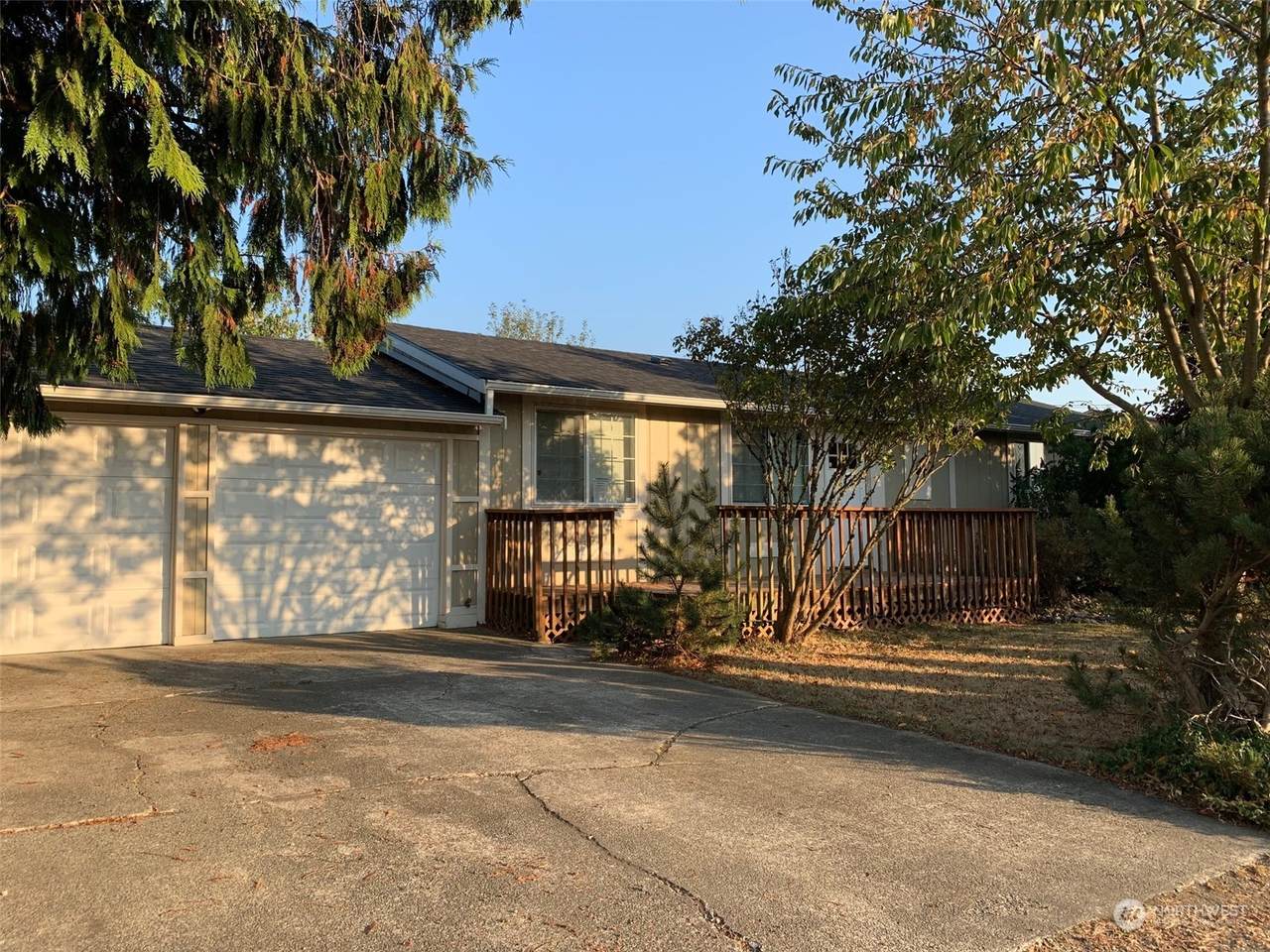1412 Jensen Avenue - Photo 1