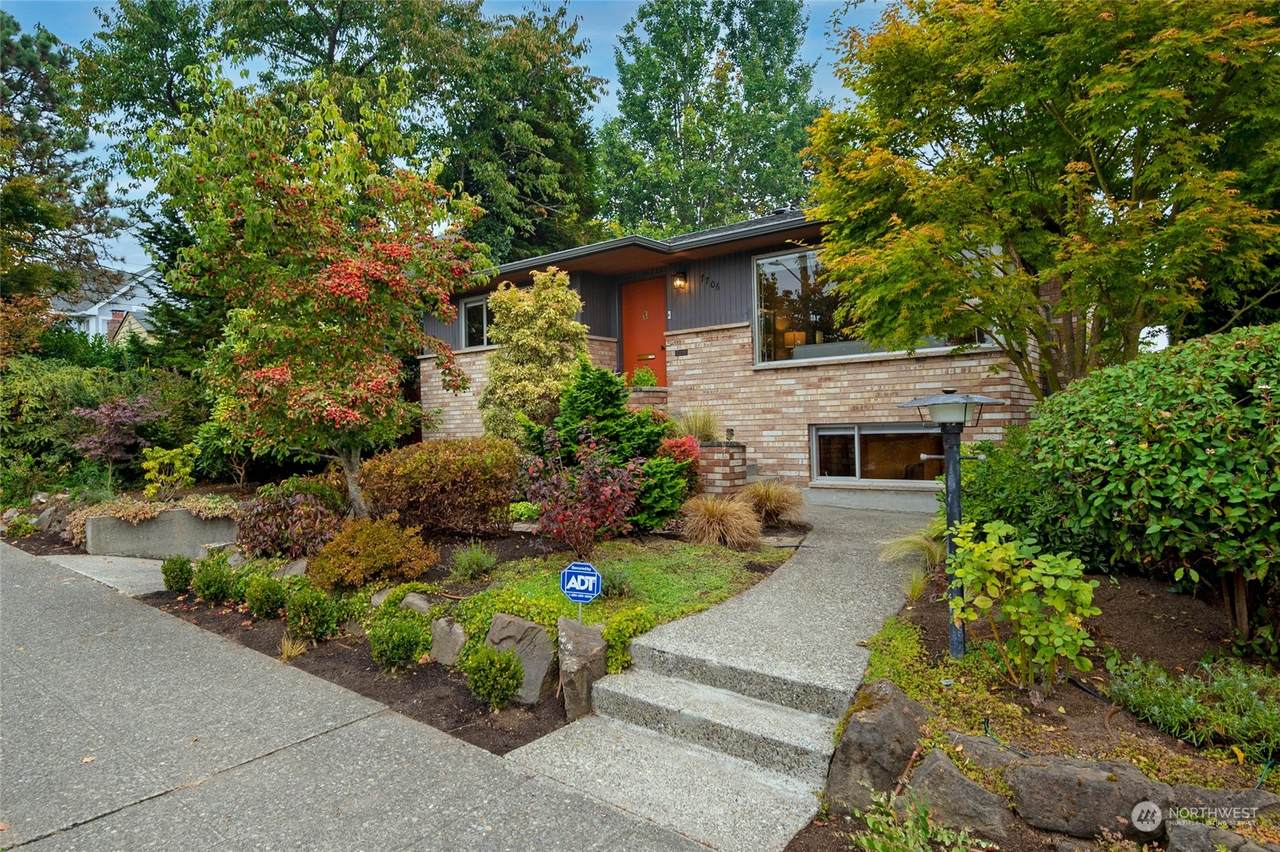 7706 31st Avenue - Photo 1