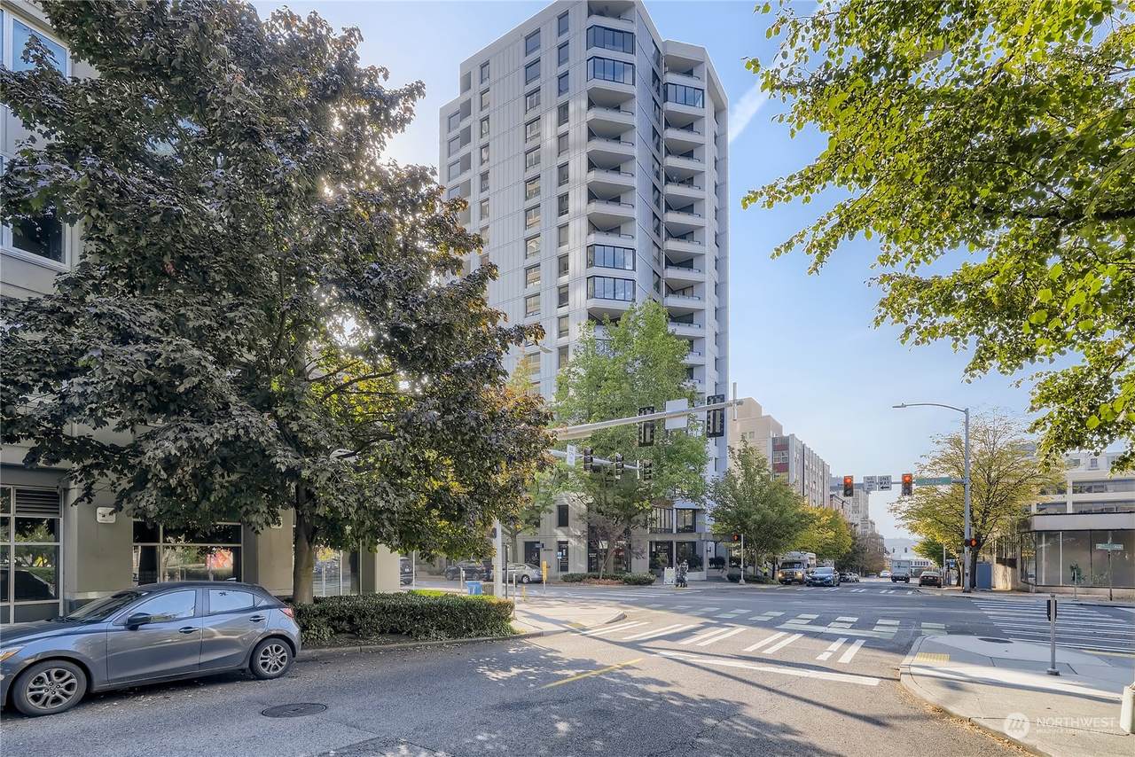 2621 2nd Avenue - Photo 1