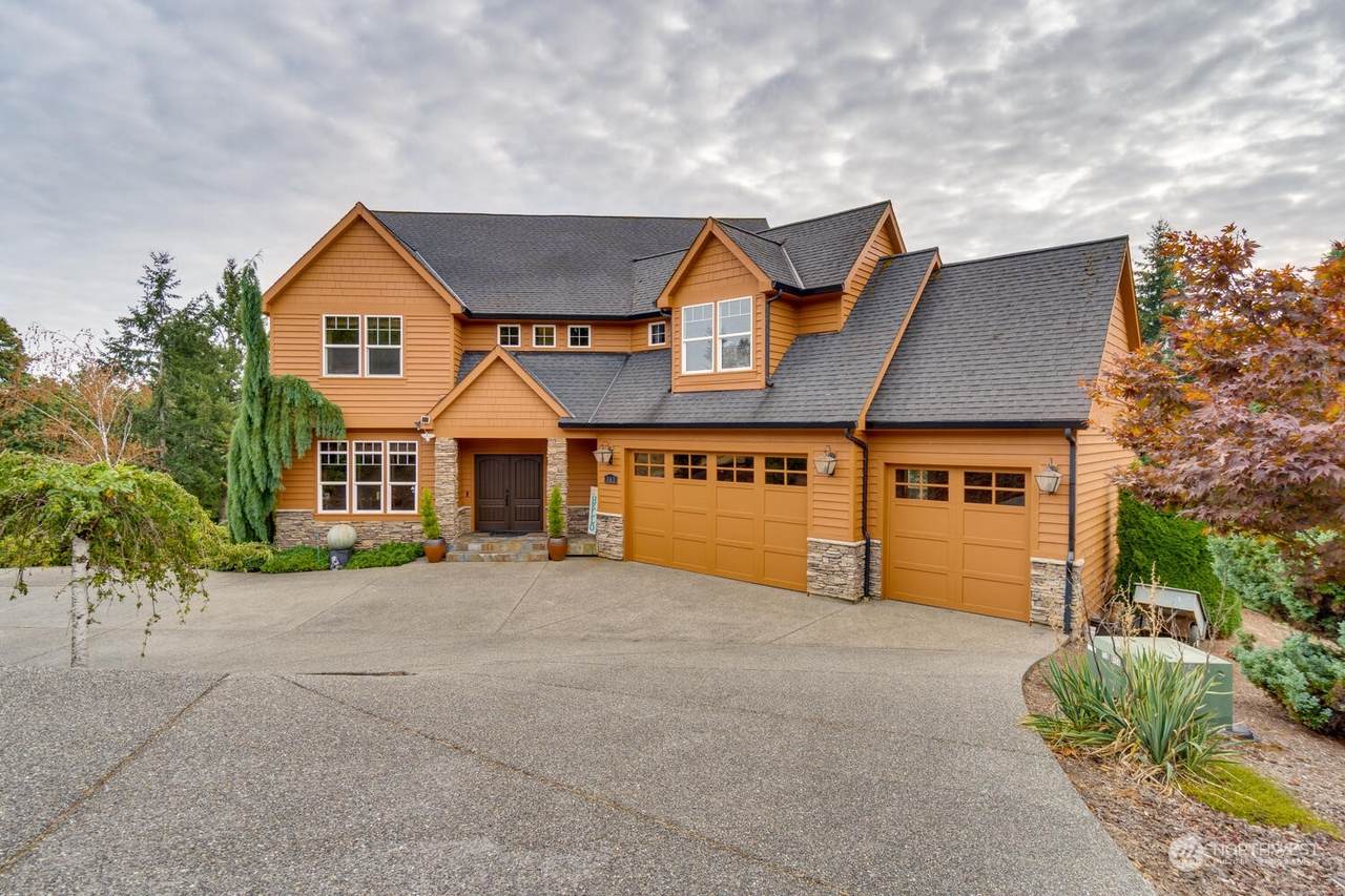 383 Hillsdale Drive - Photo 1