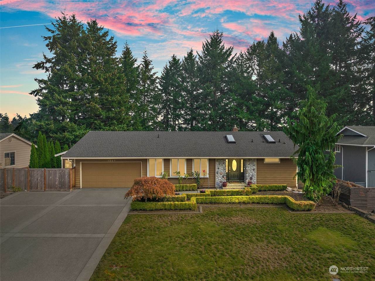 1507 Evergreen Place - Photo 1