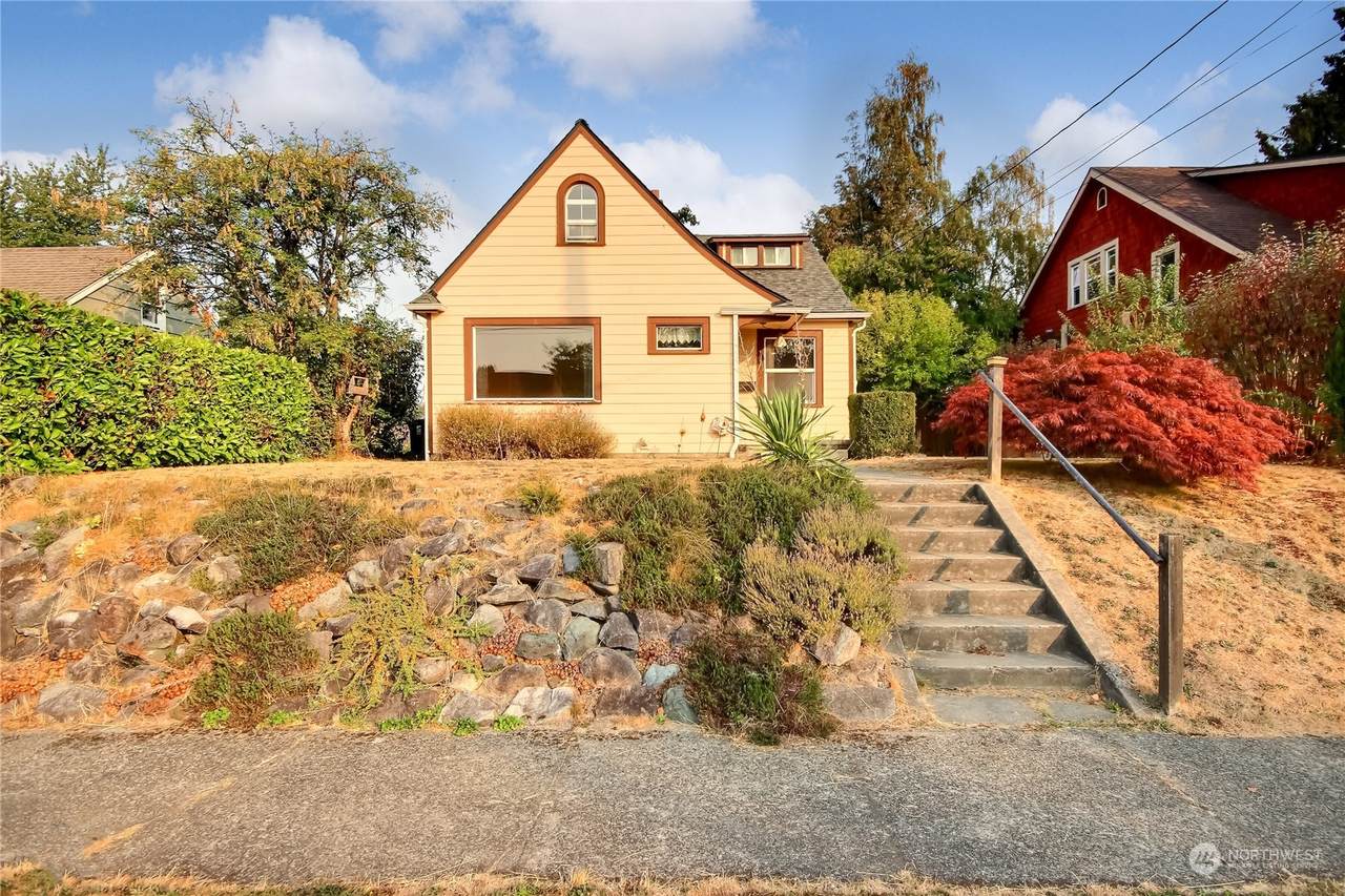 121 45th Street - Photo 1