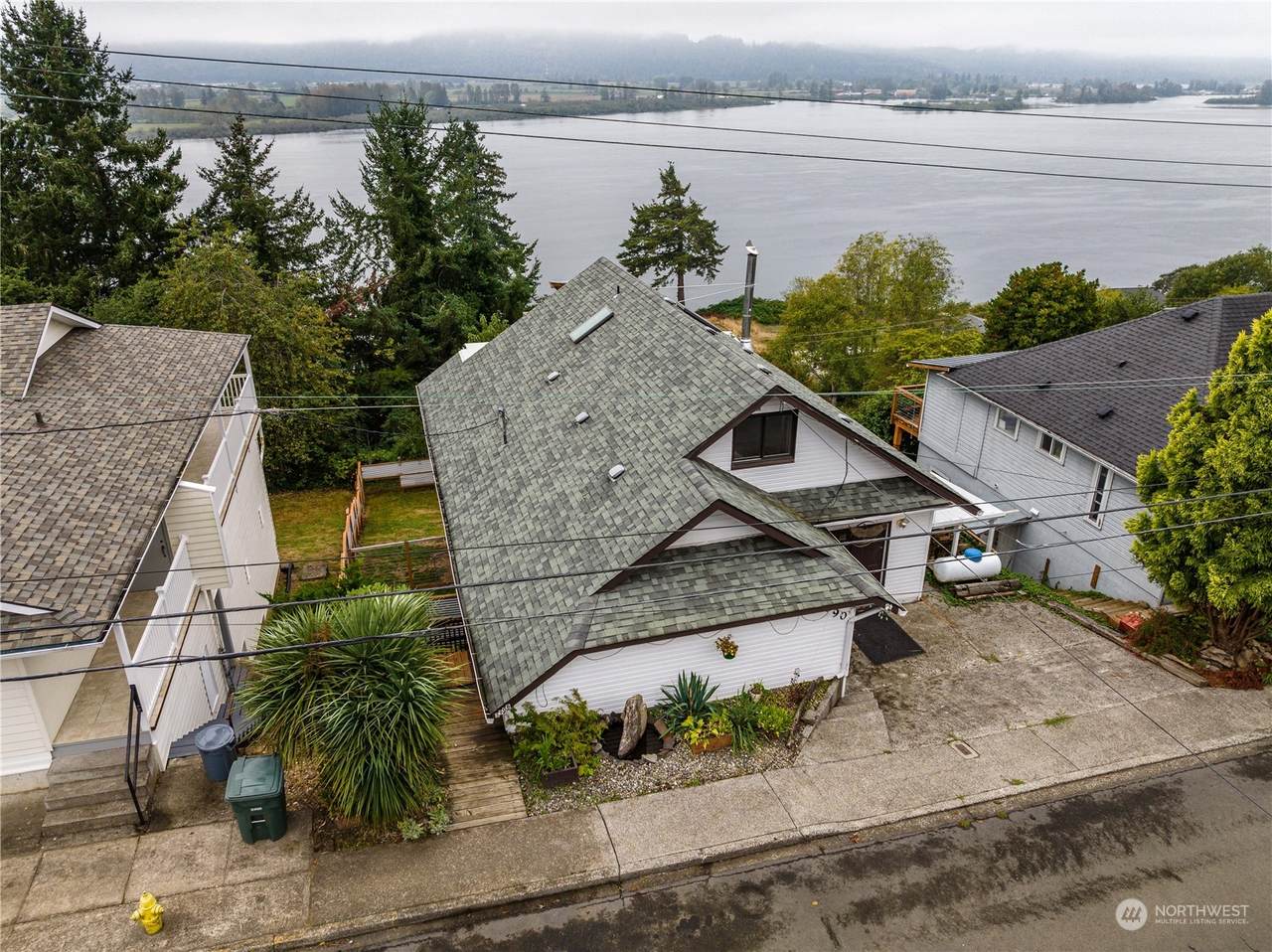 390 Columbia Street - Photo 1