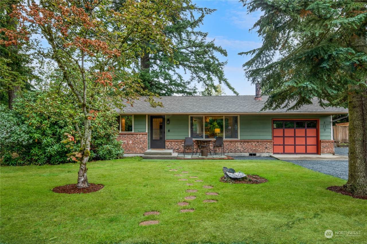 8119 180th Street - Photo 1