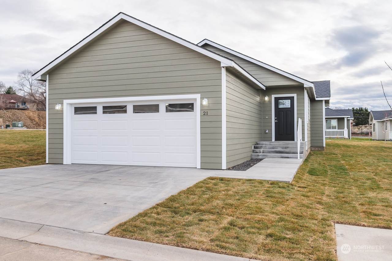 123 9th Avenue - Photo 1