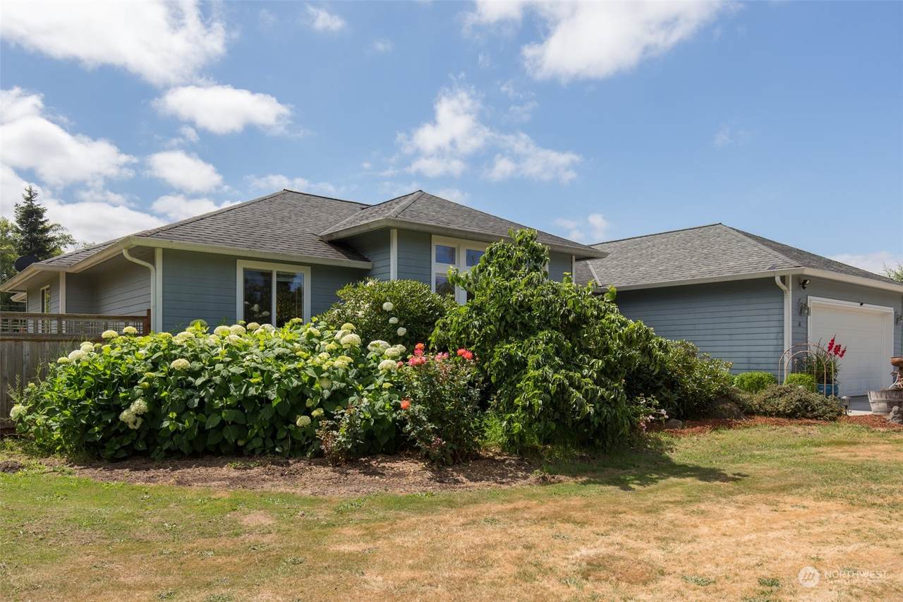 61 Camelot - Photo 1