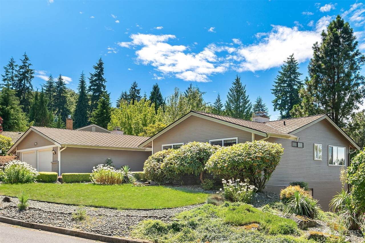 4705 149th Avenue - Photo 1