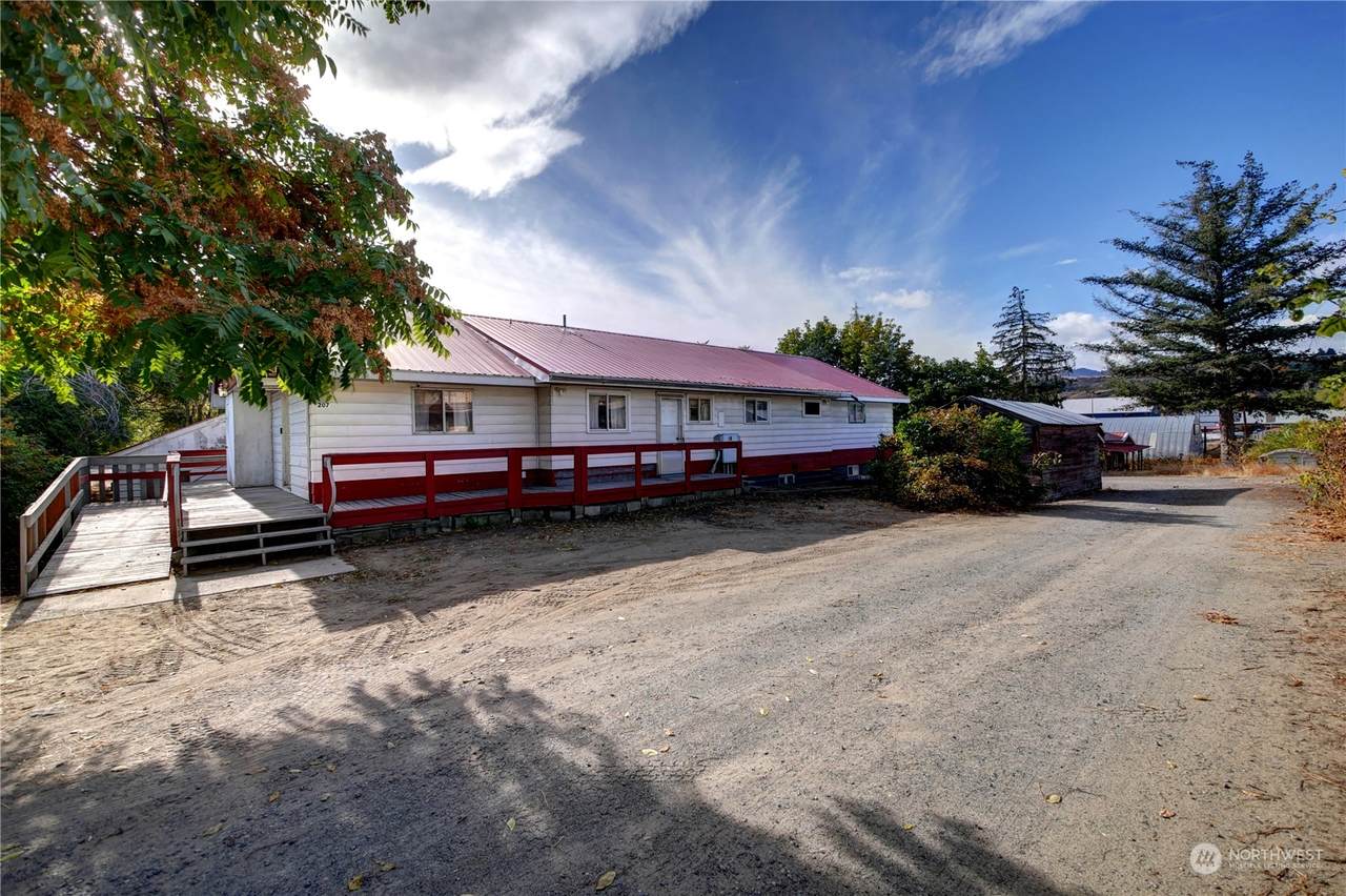 207 Dewberry Avenue - Photo 1