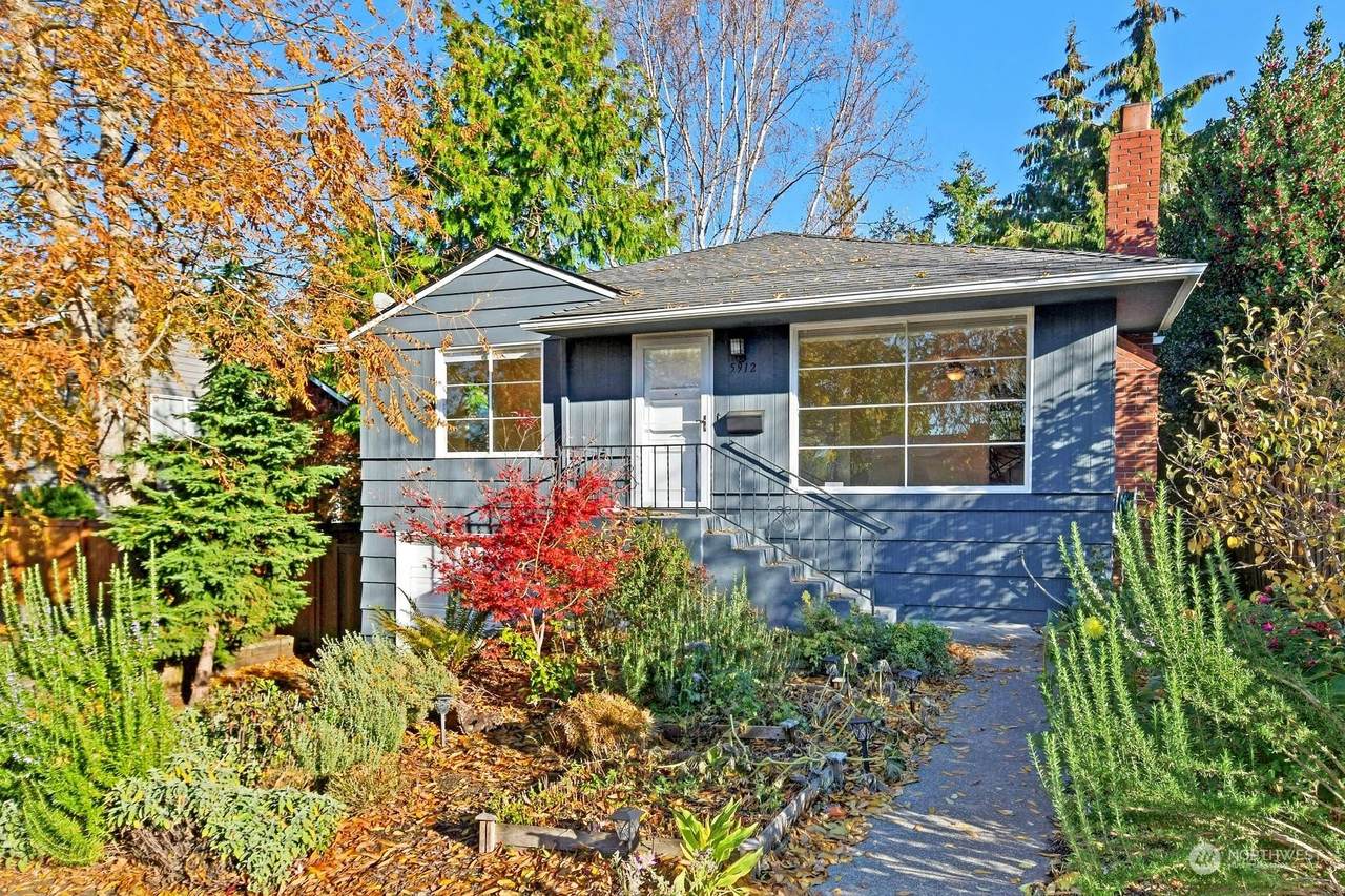 5912 48th Avenue - Photo 1