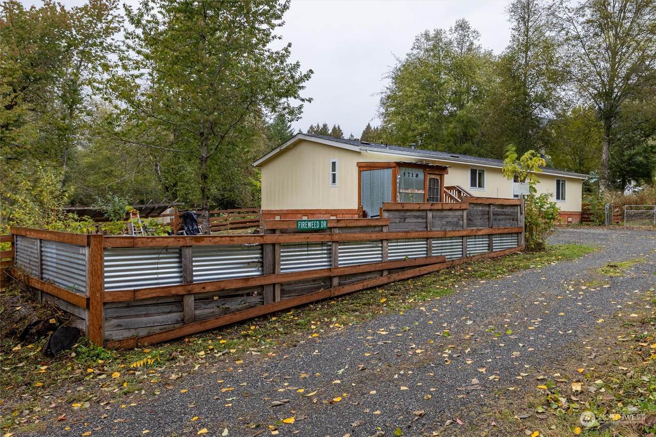 5718 Schornbush Rd - Photo 1