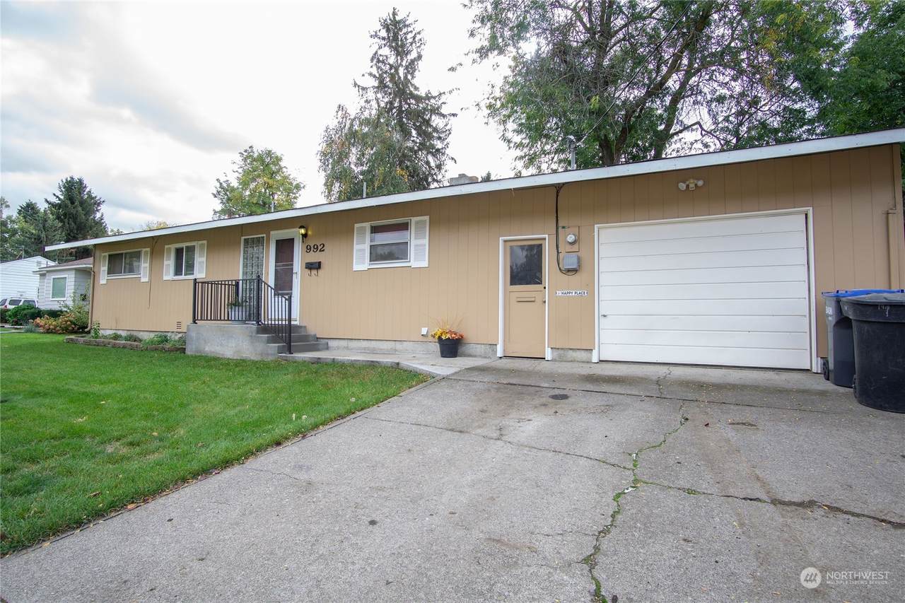992 Hobson - Photo 1