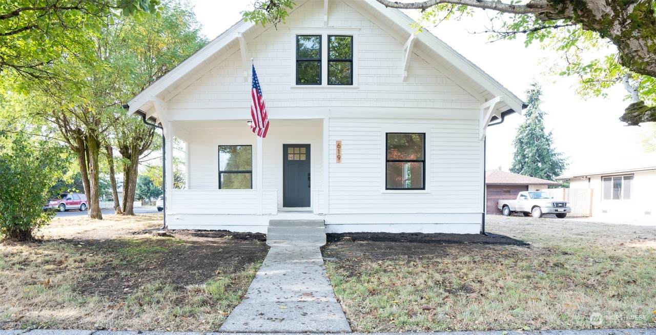 619 Yew Street - Photo 1