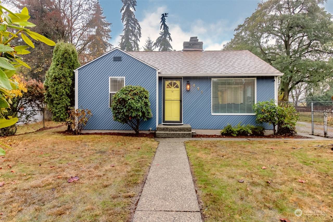 421 136th Street - Photo 1