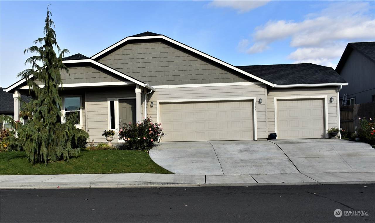 1194 Settlement Street - Photo 1