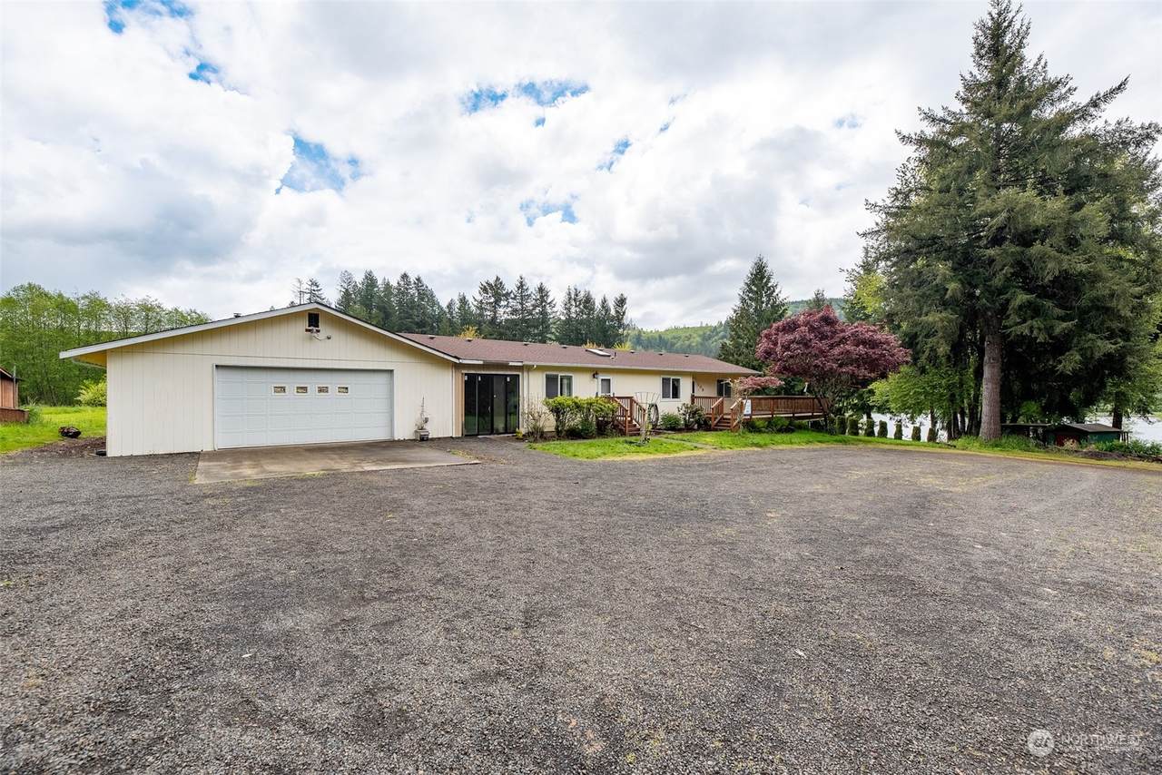 108 Crest Drive - Photo 1