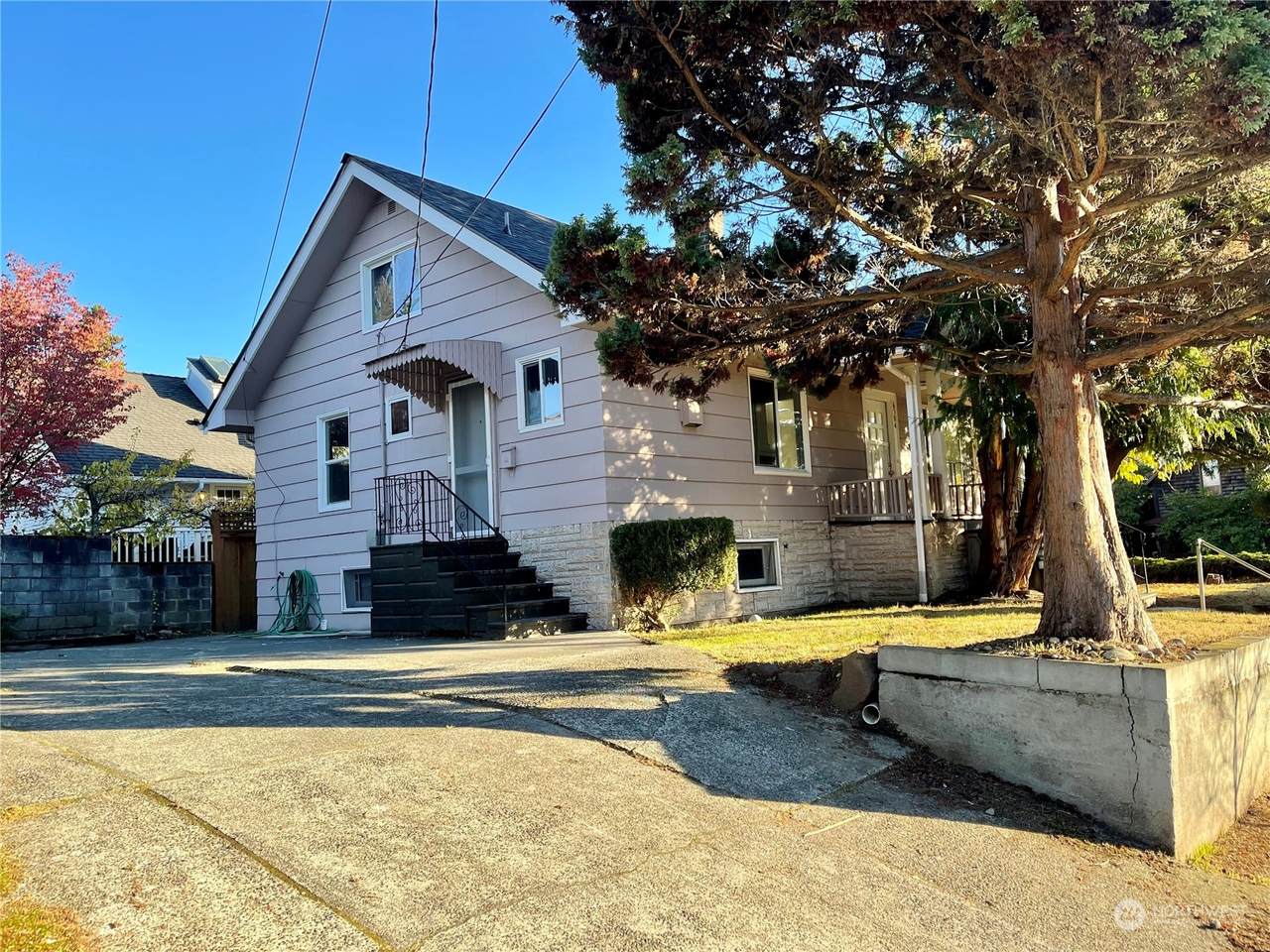 6504 9th Avenue - Photo 1