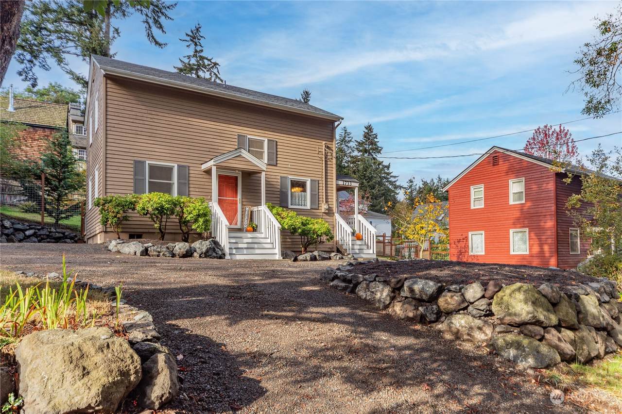 1733 Walnut Street - Photo 1